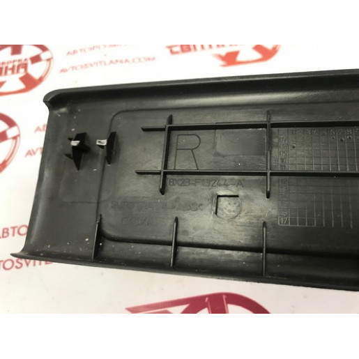Накладка на порог задняя левая Jaguar XF 2008-2015 8X23F13244A
